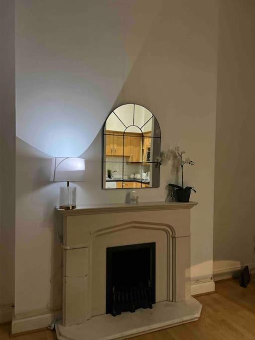 Victorian Stay In Ocean Village Southampton Extérieur photo